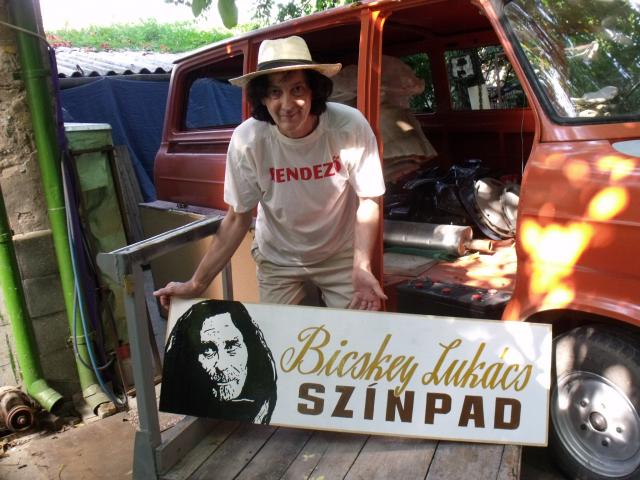 2015 - Bicskey Lukács Színpad építés a Művészföldén .2015 - Bicskey Luke Stage construction. Artists in the field of land